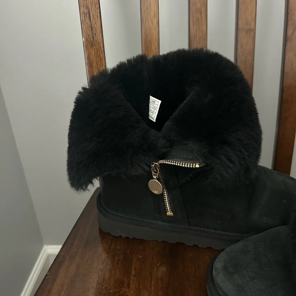 UGG Bailey Zip Mid-Calf Boots Flat Black Twinface Sheepskin Real Fur US Size 6‎